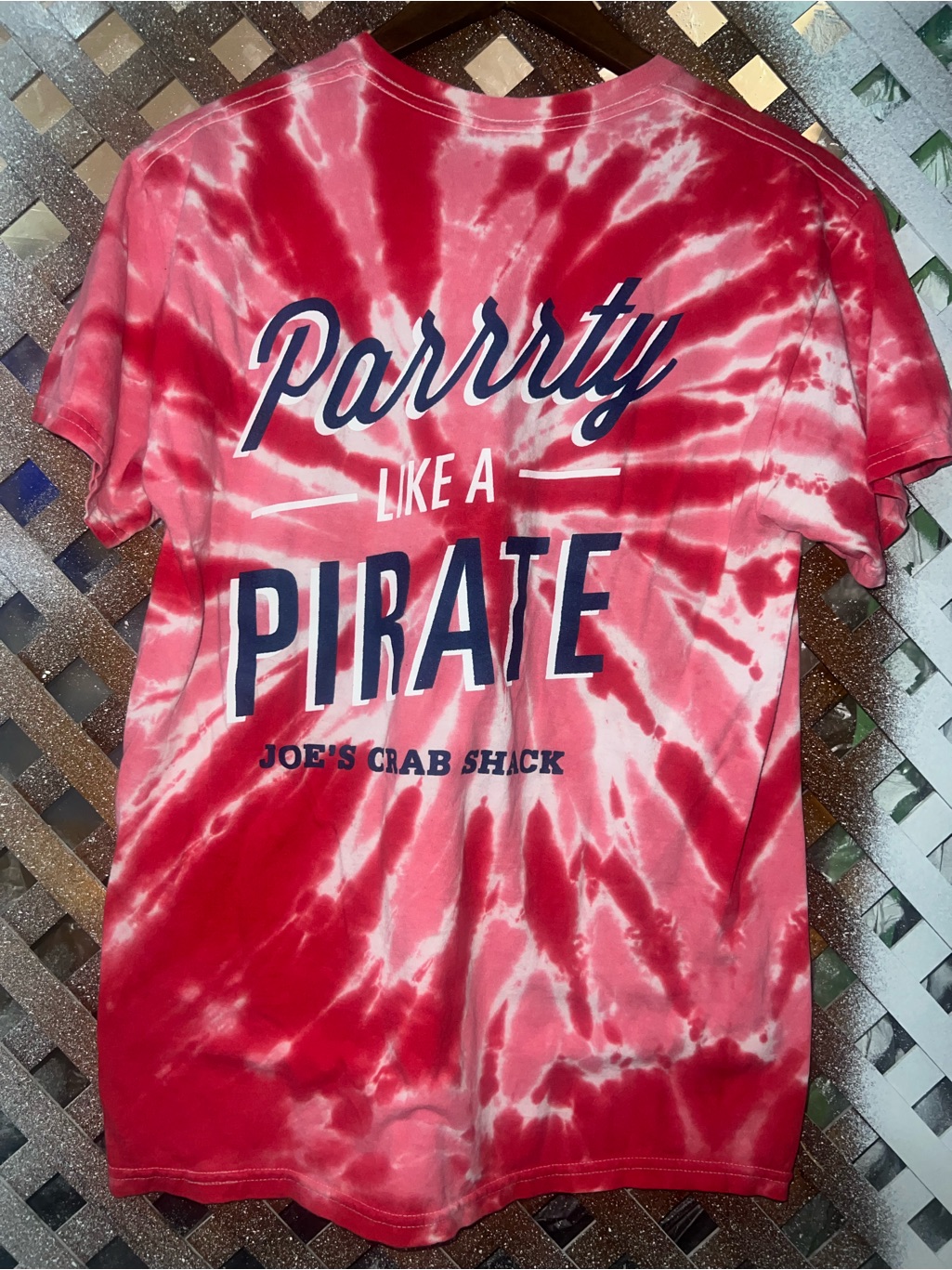 Joe’s Crabshack Parrrty Like A Pirate Tie-Dye Tee - Pink & White Sz Medium